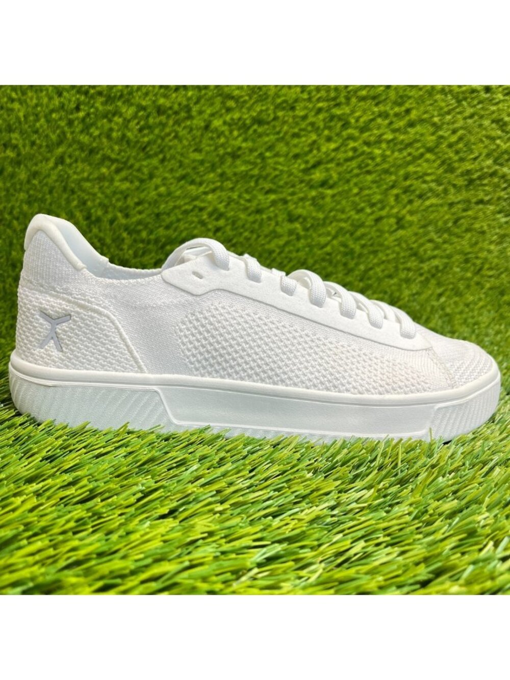 Flux Adapt Trainer White Womens Size 8.5 Mens Size 7 Athletic Shoes Sneakers